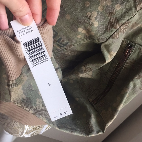 DKNY jacket size Small NWT - Picture 4 of 8